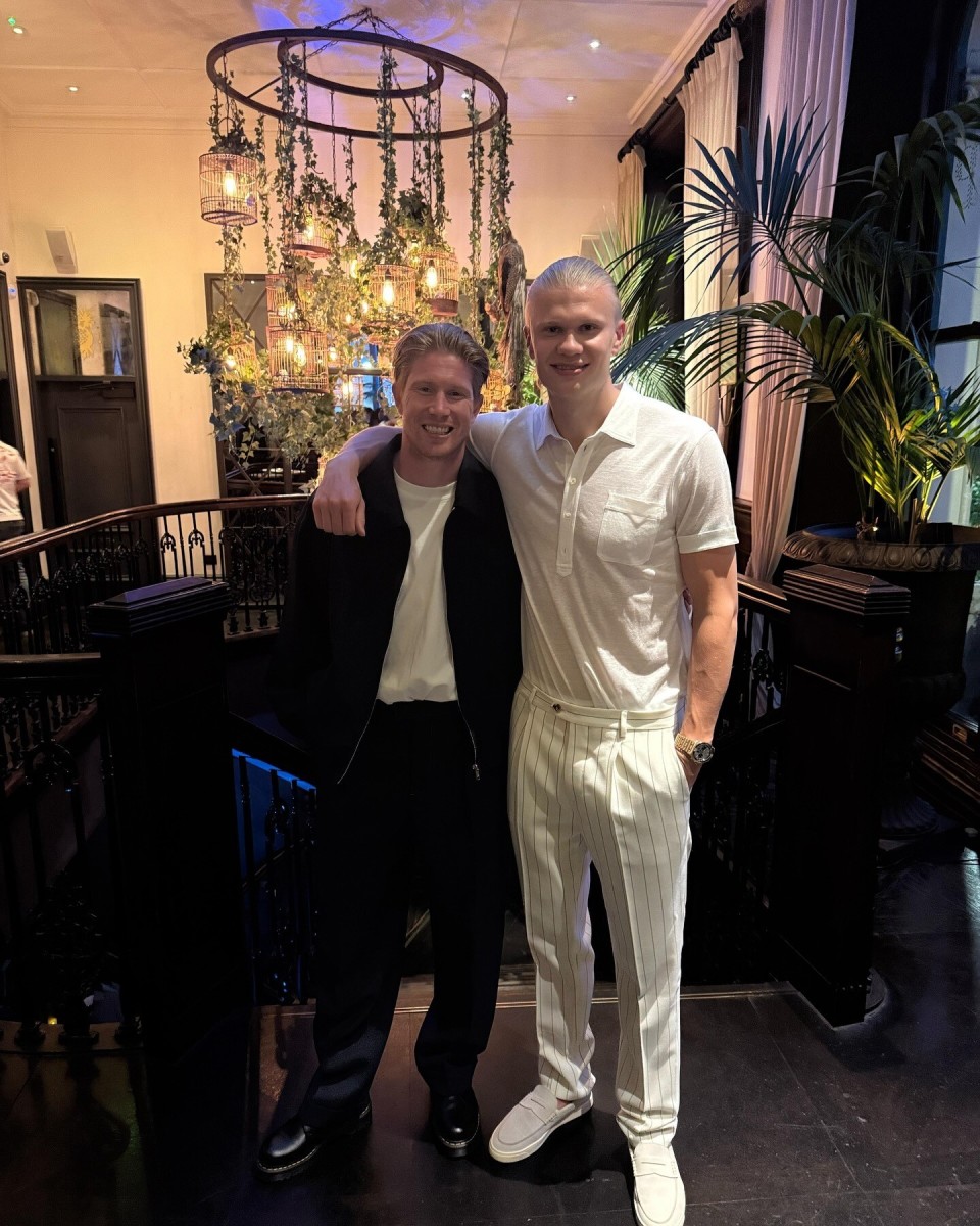 赫内斯：明年目标是德甲冠军；已准备庆祝活动？我们不想傲慢