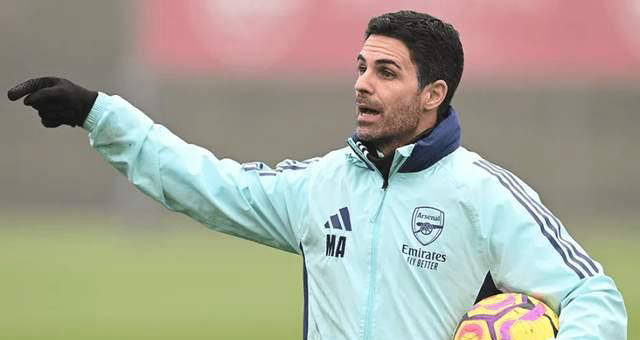 里昂遭巴黎绝杀，拉卡泽特：里昂好样的，11打12可不容易啊